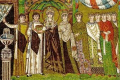 Male and female clothing remains the same. (Image via Wikimedia)